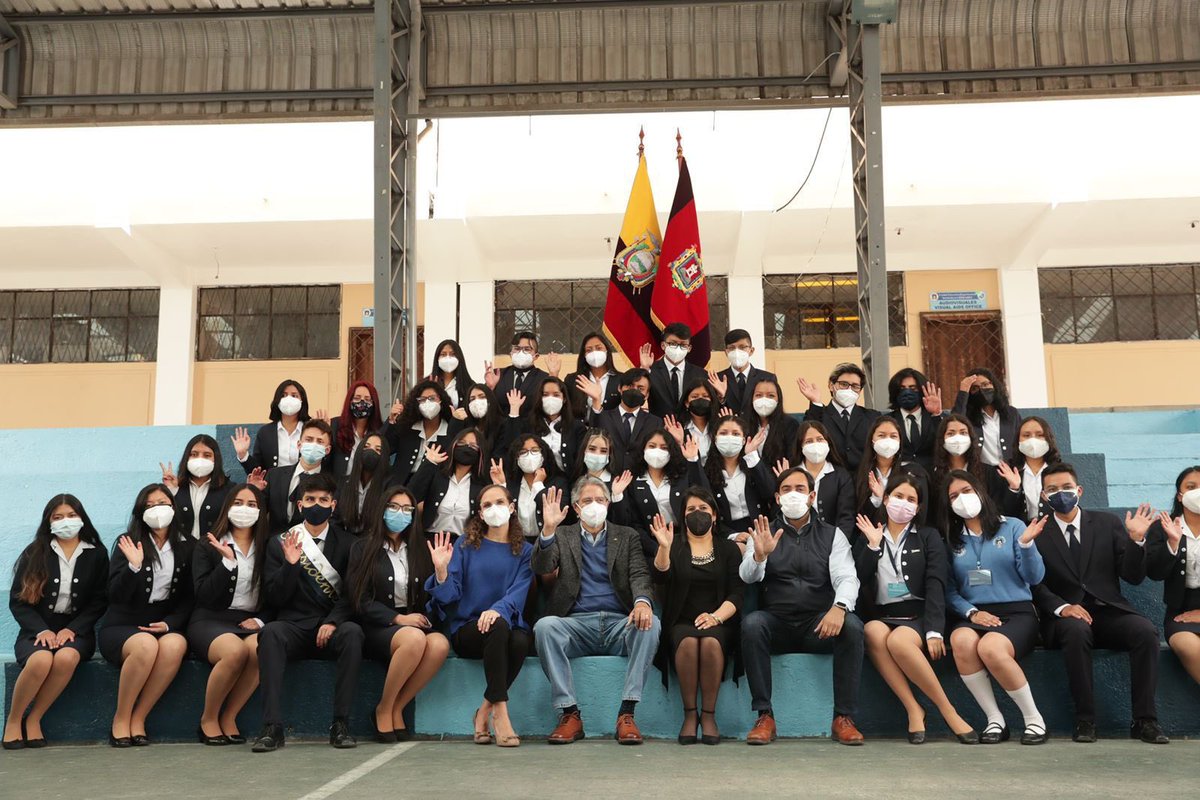 Luego de dos años de pandemia, regresamos a clases presenciales con el 100% de aforo. Reabrimos más de 100 escuelas rurales, incrementamos el presupuesto para educación, intervenimos en aprox. 5.200 instituciones educativas y ahora invertiremos $200 millones en infraestructura.
