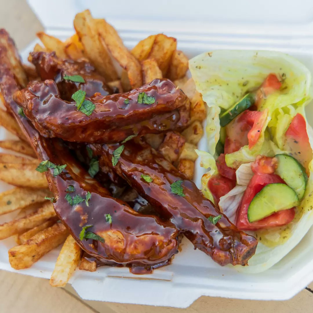 eats_meets's tweet image. Hello👋🏽, re rekisa Lijo🥺 We're based in MASERU west Qoqolosing RD &amp;amp; we deliver to your Doorstep. Call/WhatsApp us on 57756317. We are open all week!.. Kindly RT, our Next Customer might be on your TL💃. #Lstwitter