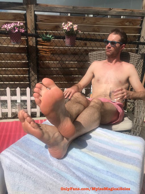 Hope you got to soak up some sun over your May long weekend! 🏖🥳 https://t.co/G4X5iZhuZA