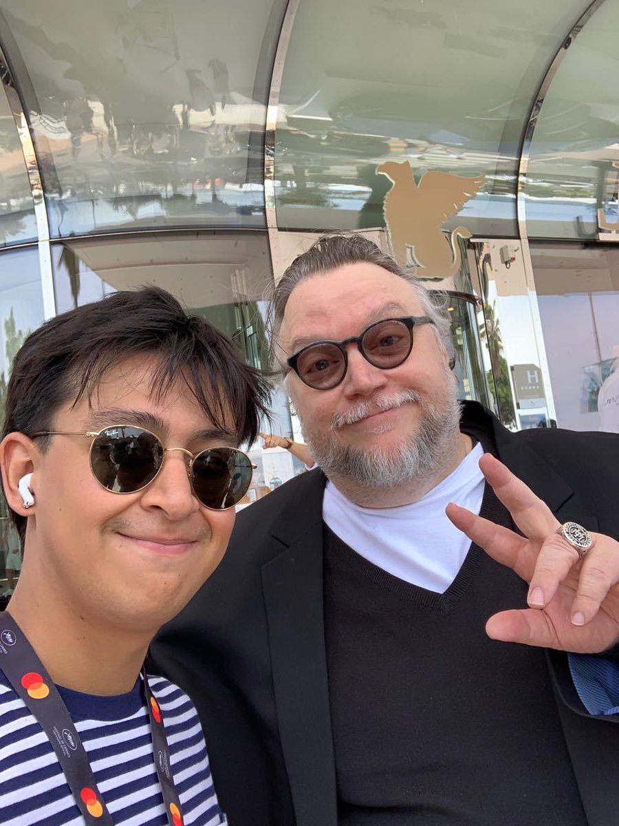 giffmx's tweet photo. GIFF #otrosueñocumplido
Ernesto Pérez Director de @muerteengto ganador del #RallyGiff2021 conoció a @RealGDT en @Festival_Cannes
Formando cineastas #Mexicanos #MásCinePorFavor 
Poniendo el nombre de #Celaya y #Guanajuato en alto 💜 https://t.co/CVu8MfO8RE