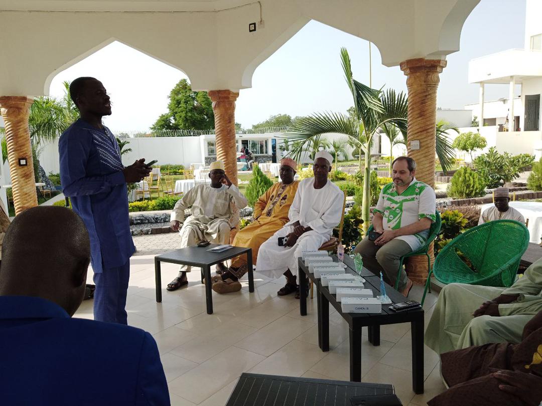 ParfaitTaiwe1's tweet photo. Nous y sommes à la fin de cet atelier de clôture #challengeCCOM Nord tenue à #shalom_city_hotel. Les meilleurs ont été primés par leur dynamisme des partages des informations sur leur communes.
#challengeCCOM https://t.co/1VKBLMgs1o