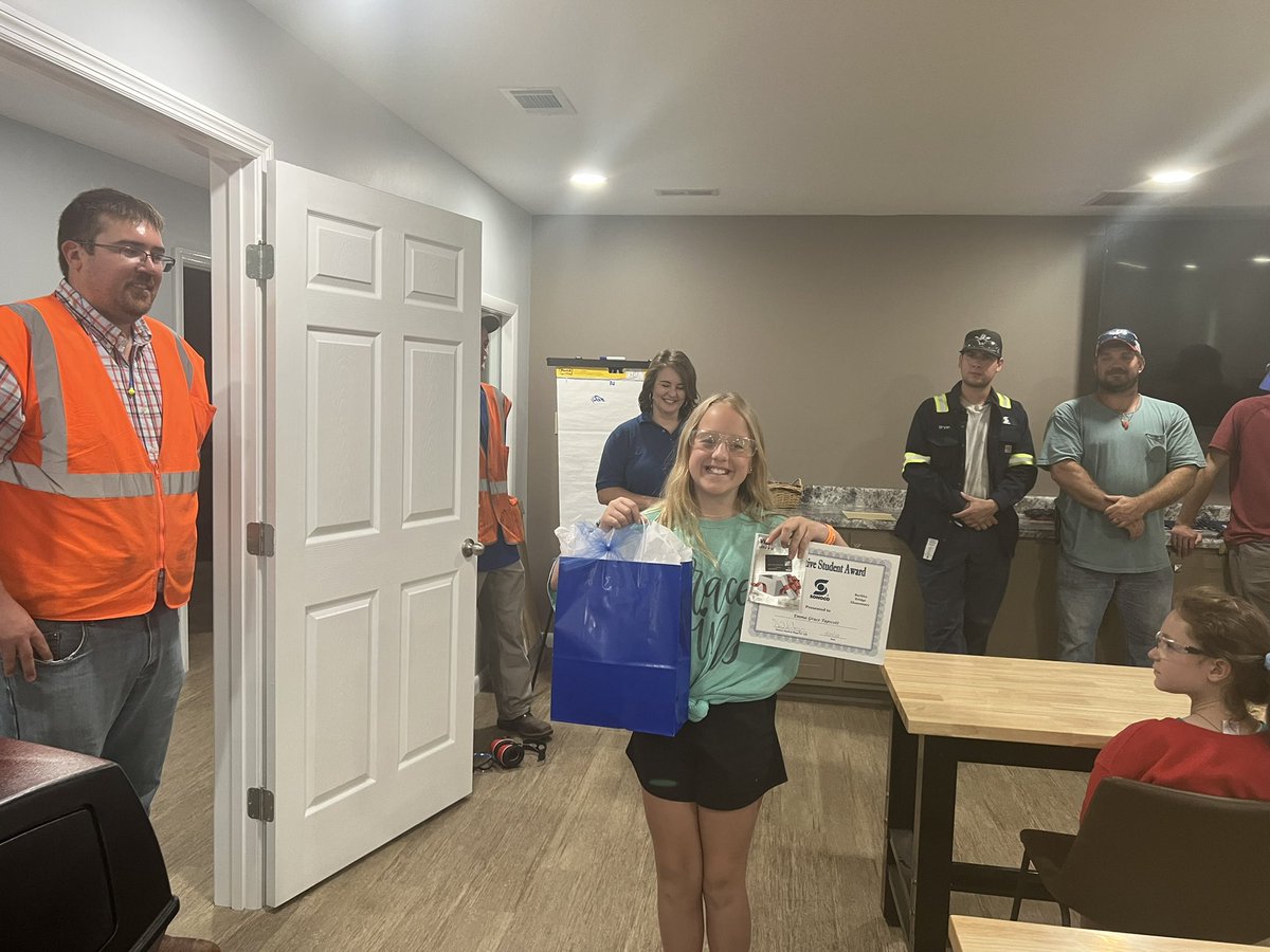 Towers_Tina's tweet photo. Innovation Winners @Sonoco_Products!  They received gift cards, a certificate and lots of Sonoco goodies @barkleybridge @HartselleSchool @jamiepdutton12 @kjared87 @c_zuck @pointerpal https://t.co/uUFv69zLMV