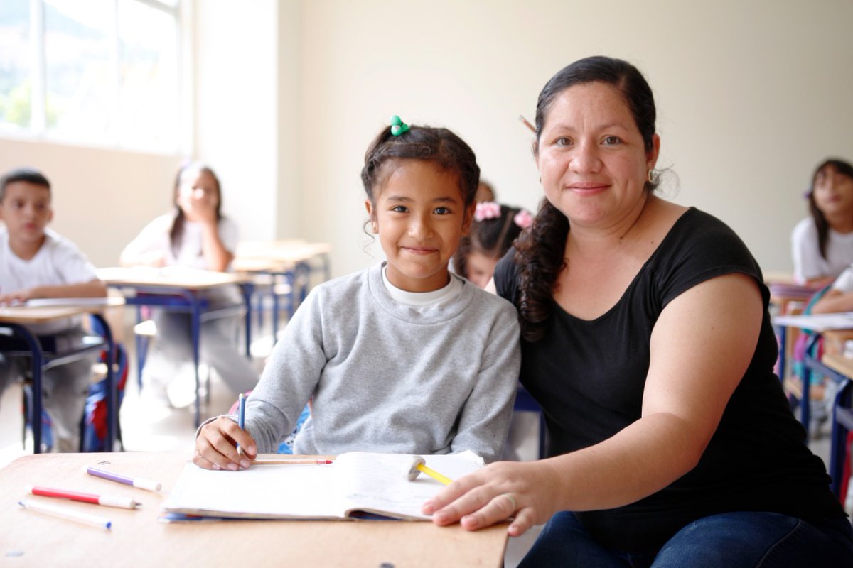 Educacion_Ec's tweet photo. Después de 5 años iniciamos con el proceso de ascenso de categoría para docentes. Continuamos trabajando de forma comprometida porque nuestro esfuerzo se traduce en mejorar la vida de generaciones para transformar todo un país desde sus bases.

#UnAñoJuntos
#InformeALaNación2022 https://t.co/BOQzHjePu3