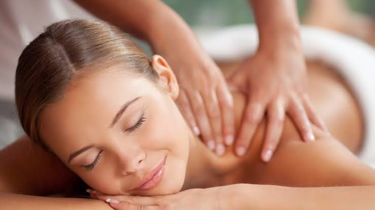 وطبعآ ( خدمتنا منزلية )

برايفيت يعني بنجيلك لحد البيت يعني بتتصلي بينا بنحدد معاكي الميعاد المناسب وبنجيلك في توقيتنا مظبوط .......