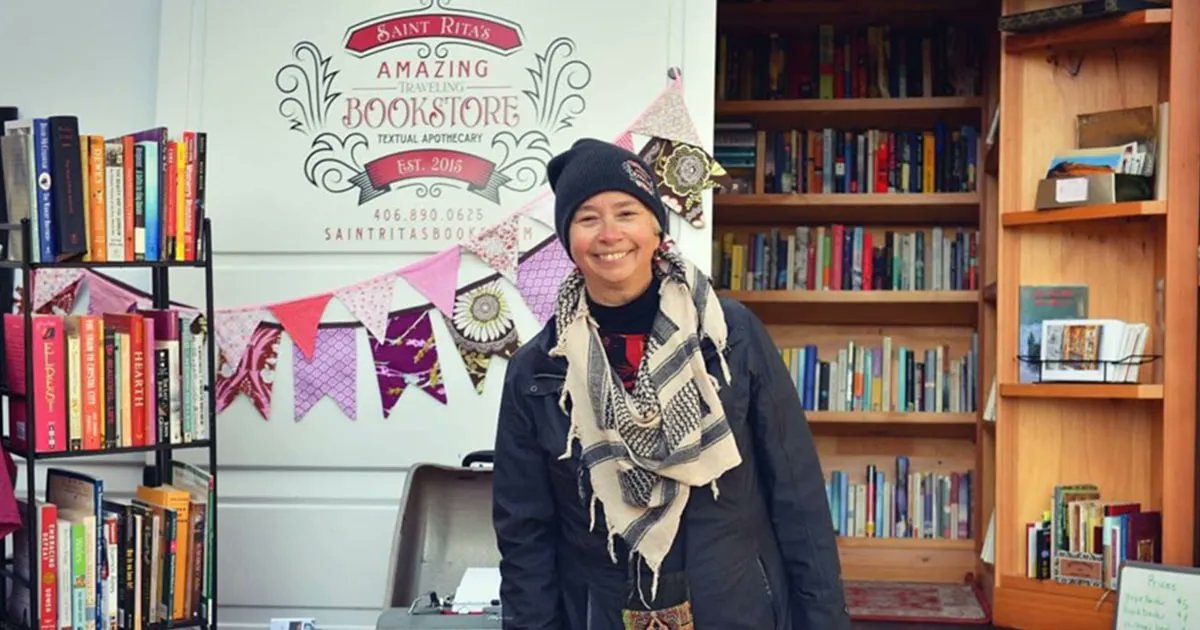 PublishersWkly's tweet photo. This 70-Year-Old Woman Drives Cross-Country in a Bookstore on Wheels | @TODAYshow https://t.co/13azP0K0uo https://t.co/W30BmHLjEm