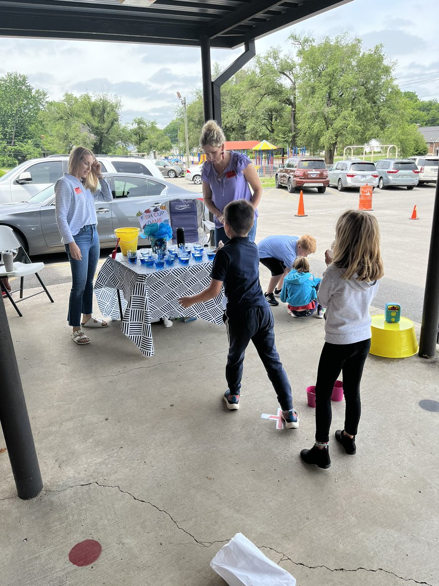 JCopelandMSE's tweet photo. What an amazing day at our First Grade Carnival!  Thanks to all of our parents for making it a great way to end First Grade! @MES_Mustangs https://t.co/fuxtLdDlE4