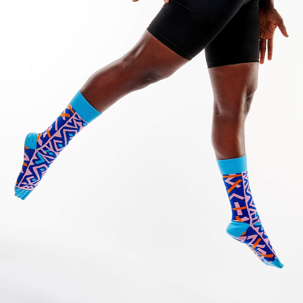 ddphotouk's tweet photo. These socks made our models HOP, SKIP, and JUMP on this #productphotography shoot for @afropopsocks - want your products to POP like these socks? DM me here, call 07801297388, or email info@dennisdavis.co.uk.
#productphotography #brandphotography #brandphotoshoot #afropopsocks https://t.co/HQguZpx13A
