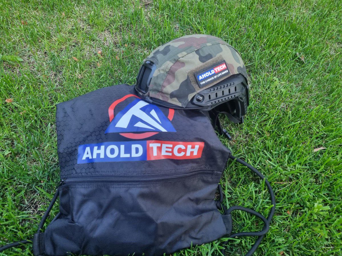 Artists_Of_Ua's tweet photo. Thanks to your support, we are helping the military communicate at such a difficult time. In the photos you can buy that we have already received the first part for purchase: Military helmets under the brand name "AHOLD TECH" Together to victory 🇺🇦
#NFTCommunity #UkraineRussiaWar https://t.co/29Dfjlg0X1
