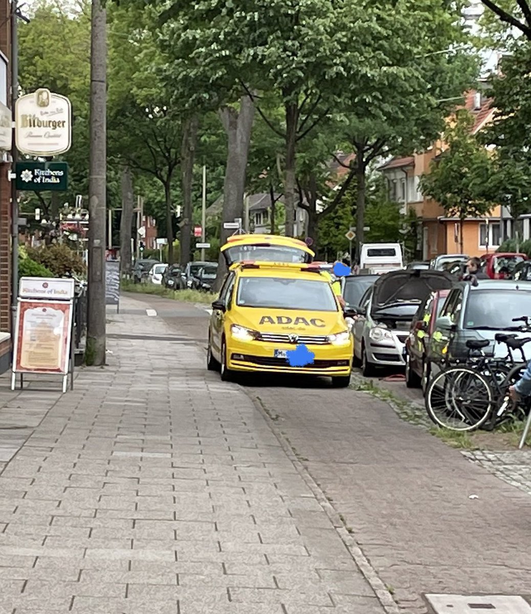 JoergS69's tweet photo. Hey @ADAC , wenn ihr demnächst Pannenhilfe für Fahrräder anbietet, parkt ihr dann auf der Straße? https://t.co/vFXwCHPfHb