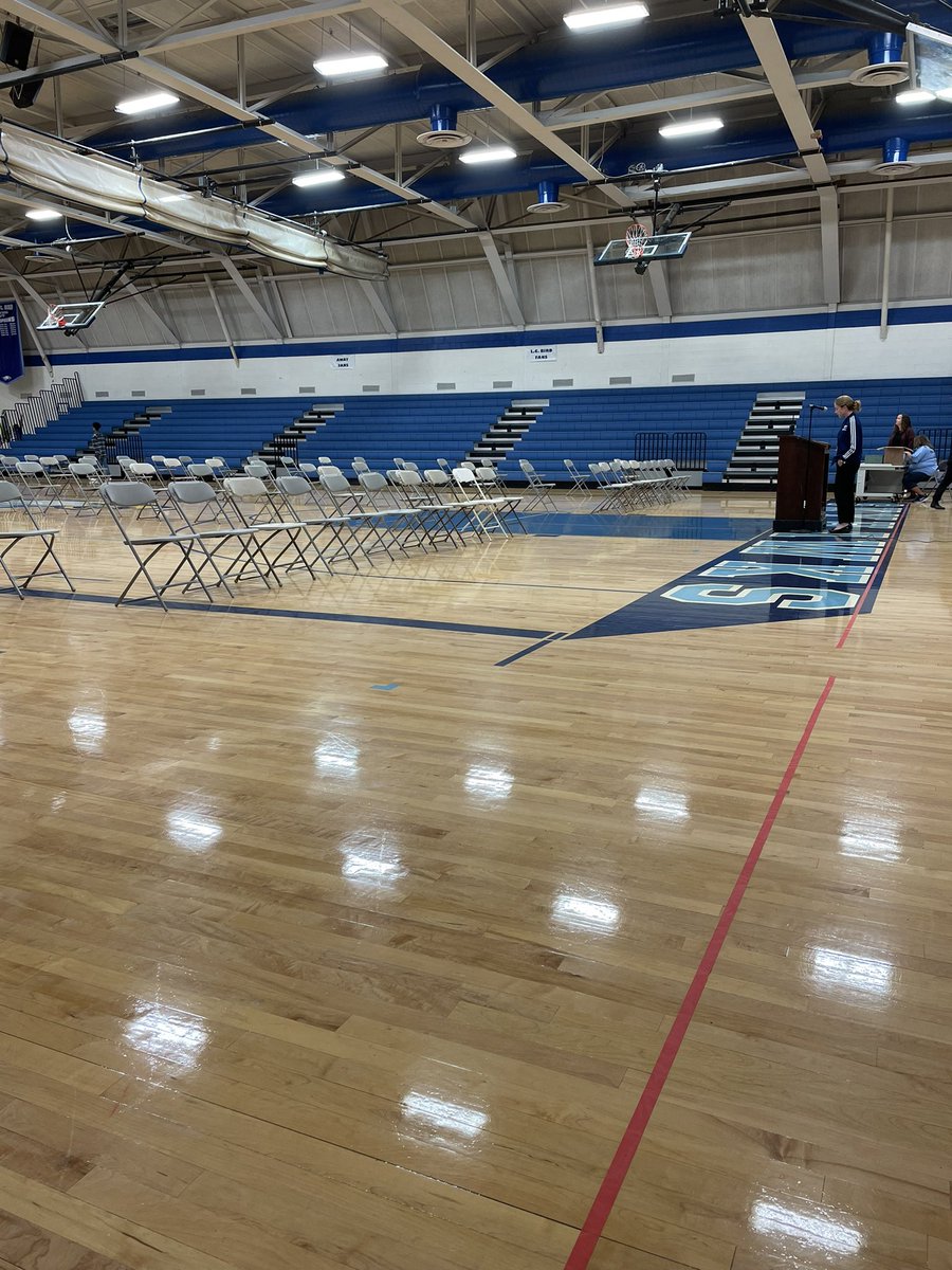 LCBirdEngineer's tweet photo. So it begins… #lcbirdgraduation2022 #classof2022 #graduationpractice https://t.co/KEwHsd4I3P
