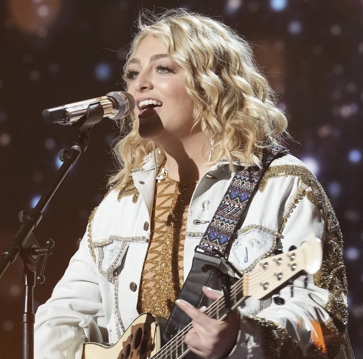 American Idol (@americanidol) on Twitter photo Happy Birthday to our brilliant runner-up with a heart of pure gold! We 💙 you <a href="/huntergirlmusic/">HunterGirl</a>! Go shine today! ⭐️ Happy Birthday to our brilliant runner-up with a heart of pure gold! We 💙 you <a href="/huntergirlmusic/">HunterGirl</a>! Go shine today! ⭐️