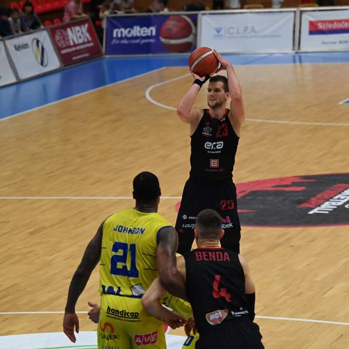 Lukáš Palyza <a href="/palyzalukas/">Lukáš Palyza</a> had a perfect game today! He scored 16 points + 4 rebounds + 2 assists with 100% FG and 3/3 3P in <a href="/basketnymburk/">ERA Basketball Nymburk</a>'s game-3 big win against Opava in the Czech Finals @KooperativaNBL (Nymburk leads 2-1) 🇨🇿

#FollowYourDreamsWithUs