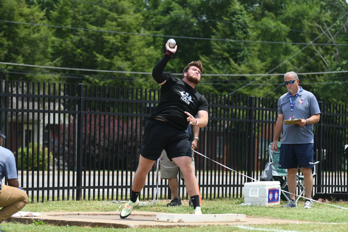 ErinNDouglas10's tweet photo. Logan Crouch is the state runner up for the Boys AA shot up. Crouch threw a distance 48-0.75. https://t.co/gYNs752y9C