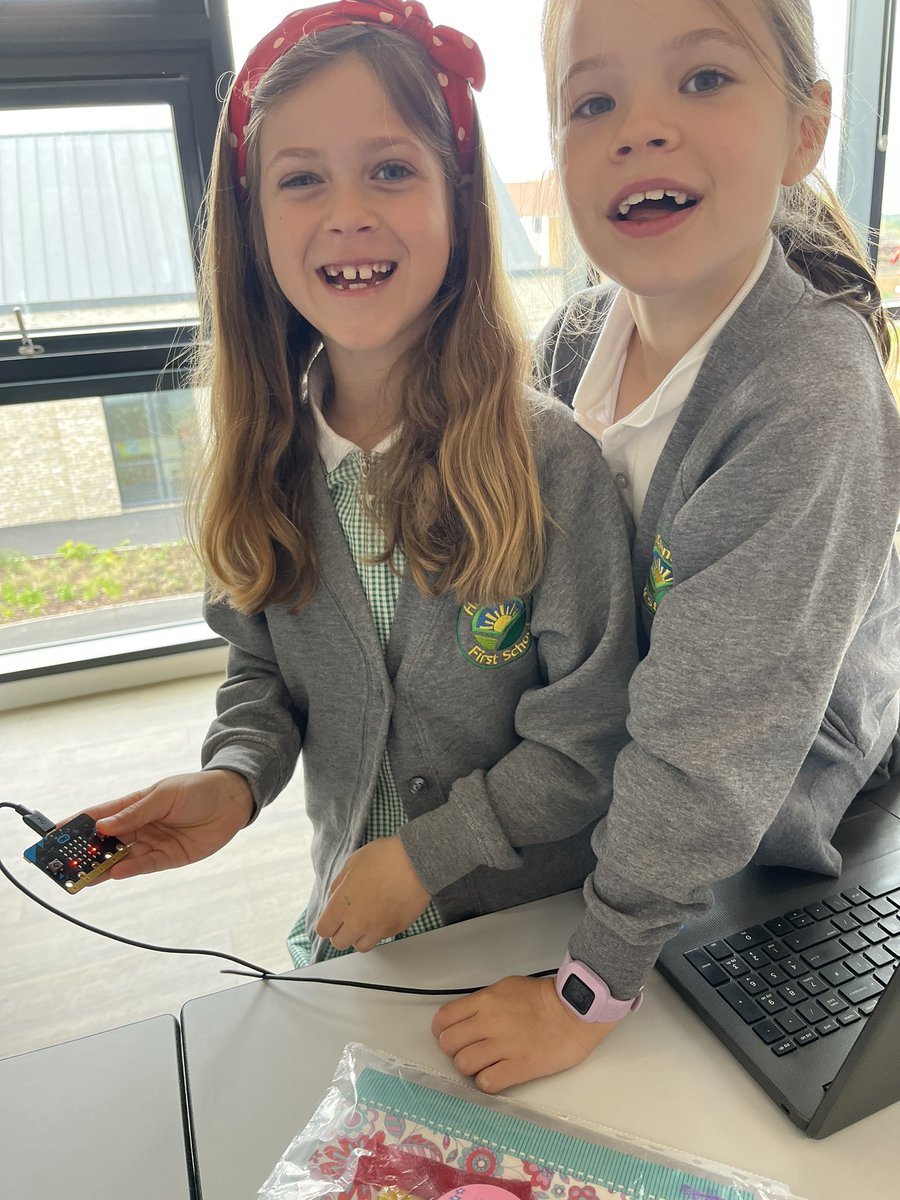 DeerClassHFS's tweet photo. Look at our faces! We had a fantastic morning with Mr Hughes from @gem_education, working with the microbits. We demonstrated teamwork, resilience and patience as we coded the programme with our friends. Thank you, Mr Hughes! 💚💻💚 https://t.co/KrOdC5Gjsm