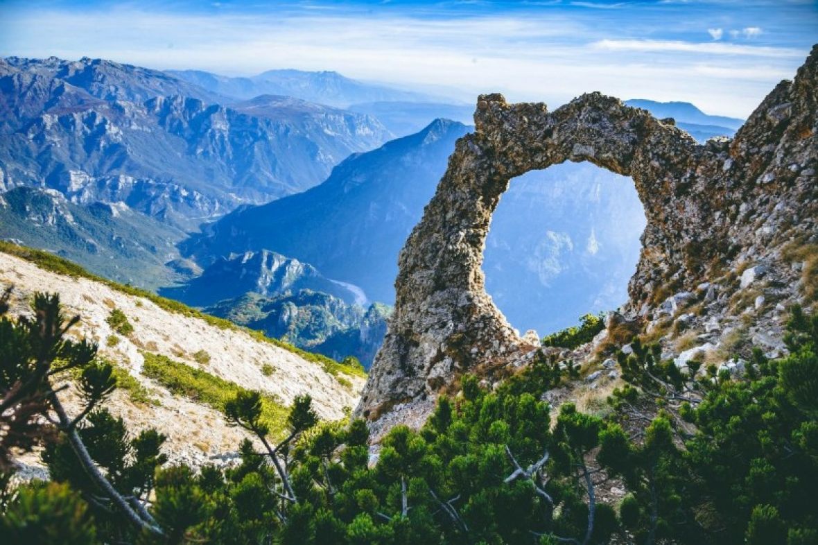 recbih1's tweet photo. Danas obilježavamo Evropski dan parkova!
Ovogodišnja tema obilježavanja Europskog dana parkova je: Mi smo priroda: promisli – obnovi – ponovno poveži. https://t.co/dV9qJrtl6n