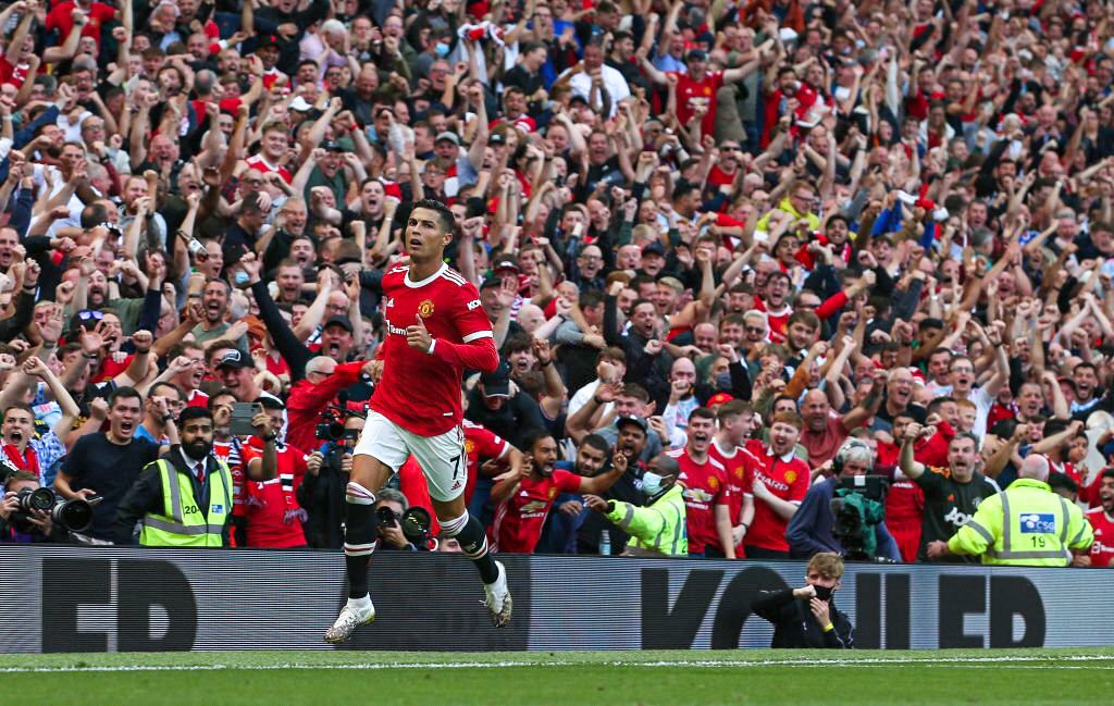 ManUnitedZone's tweet photo. Highest attendance averages in the 2021/22 English Premier League (stadium occupation): 

73,156 - Manchester United (97.7%) 
59,811 - Arsenal (98.5%) 
58,513 - West Ham (97.5%) 
56,234 - Tottenham (90.6%) 
52,738 - Manchester City ( 95.9%) https://t.co/yEfCOk4PDv
