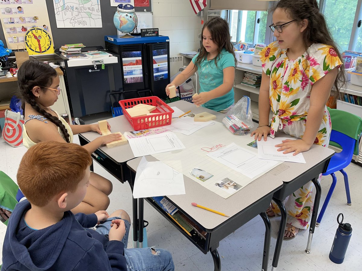 ObenTech's tweet image. Designing a squirrel obstacle course to install near our favorite TR tree with Mr. Agostini @OBENSchools @McelweeTami