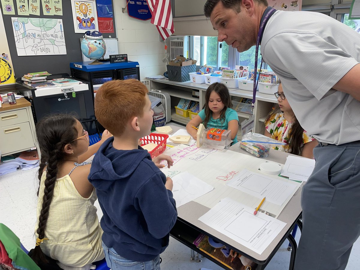 ObenTech's tweet image. Designing a squirrel obstacle course to install near our favorite TR tree with Mr. Agostini @OBENSchools @McelweeTami