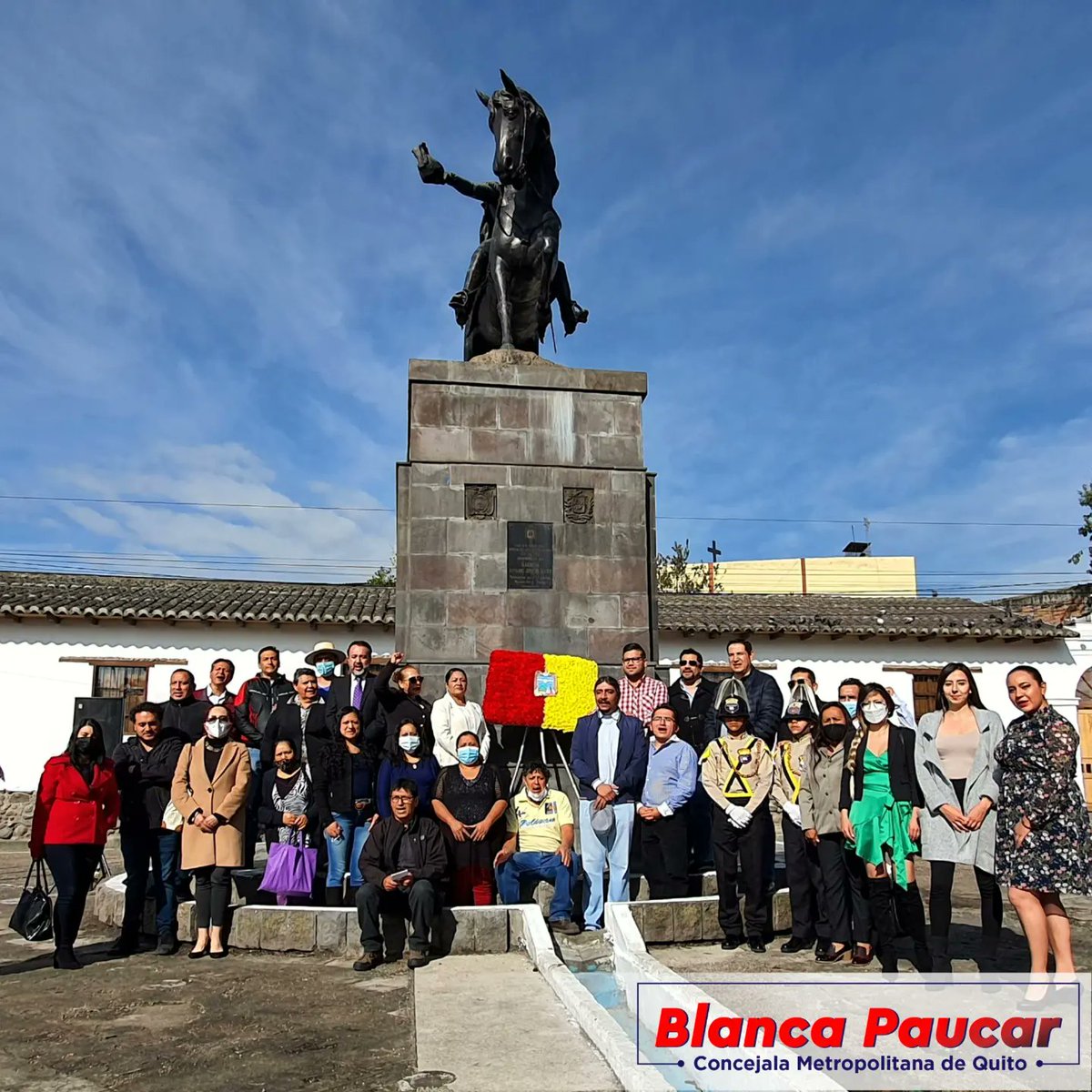Entrega de arreglo floral en el monumento del Mariscal Antonio José de Sucre junto a los Asamblesitas #FaustoJarrín, #PabelMuñoz,  y el señor Viceprefecto de la Provincia de Pichincha #AlexandroTonello en conmemoración a los héroes y heroínas de la #BatalladePichincha.