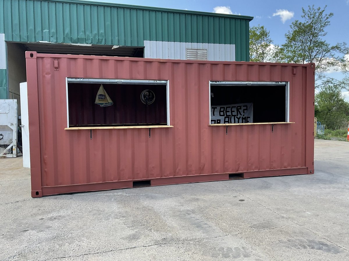 KellyFreezer's tweet image. Take a look at a container our skilled shop at Kelly customized to use for concessions.  These can be customized for your specific need with added lights, shelves and or flooring.  We have this one ready in our CT yard ready for sale or rent.