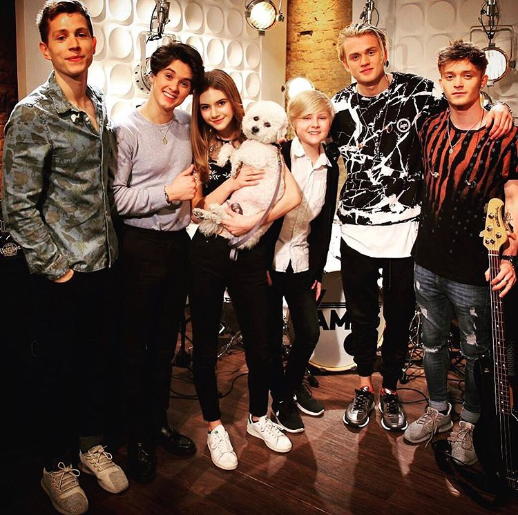 ocicattt's tweet photo. ~May 2017
@EmiliaJonesy and brother #LucasJones
with @bandwildyouth 

@Conor_O_Donohoe (keyboards/vocals)
#CallumMcAdam (drums)
#DavidWhelan (vocals/guitar)
#EdPorter (guitar/vocals)
.
(UK) NATIONWIDE FOREVER GIRL 2022 TOUR
https://t.co/2dkpy7wHij

https://t.co/mKoYfDKIKy https://t.co/AkM047YB1M