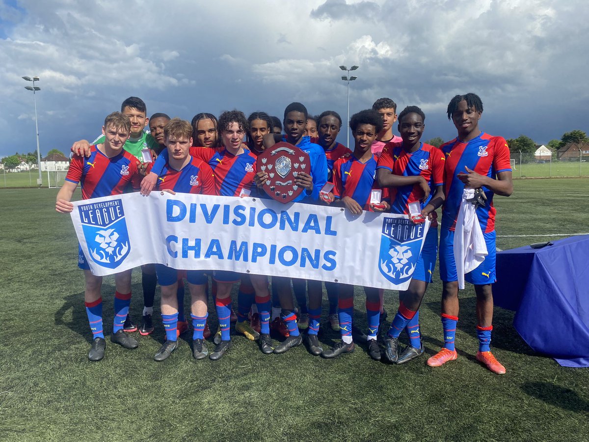 Great day for our <a href="/londonnautical/">London Nautical School</a> <a href="/VolentiAcademy/">Volenti Academy</a> A Level students today! They were presented with their <a href="/SCLeducation/">scleducation</a> Central Division Championship Title! Great work boys! 🏆