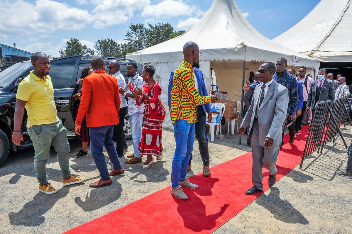 BillianOjiwa's tweet photo. About last Sunday with Senator @SakajaJohnson and @karennyamunbo attending church services in Embakasi West and Mathare Constituencies. Team @UDAPartyKe locking Nairobi.
#MathareMP https://t.co/GnwKQADNCL