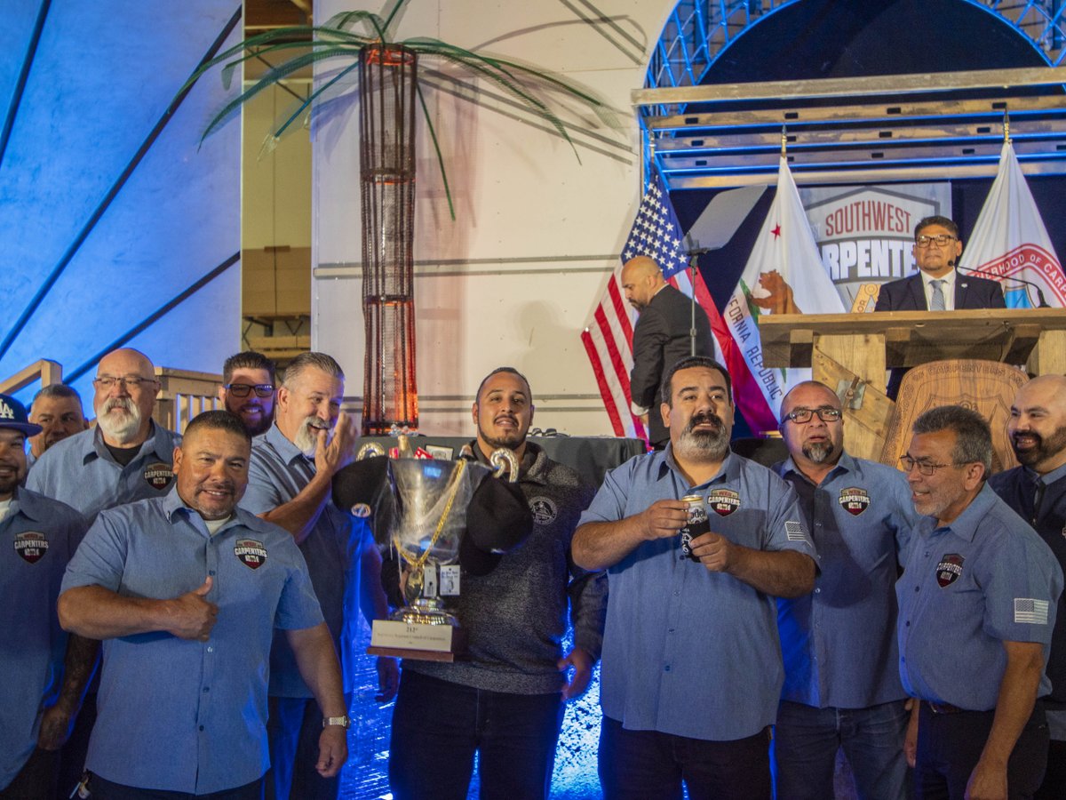 WSCarpenters's tweet photo. Congrats to this quarter's #CUPP champions, Carpenters Local 951! #Local951 is not only leading the Southwest in volunteering; These volunteers are helping to create #CommunityWealth in Riverside County and the high desert. 

#UnionCarpenters #FillYourCupp #SouthwestCarpenters https://t.co/pnbKPeKwka