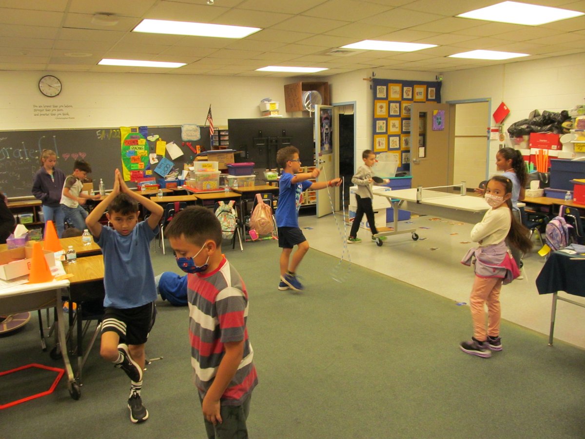 BethHalterman's tweet photo. We have a lot of energy these last days of school! Whew! Our fitness (stepper, jump rope, push ups, tree pose, plank, hex hop...)🏃♂️🏃♀️ and ping pong stations helped the team work together while have some happy fun today. #RESLearnLeadSucceed https://t.co/rHZrxELWHb