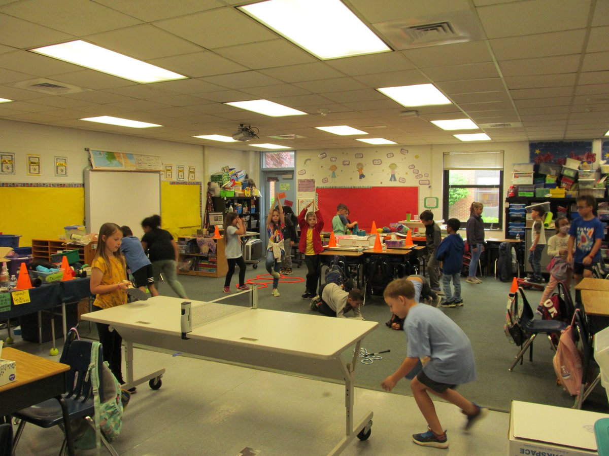 BethHalterman's tweet photo. We have a lot of energy these last days of school! Whew! Our fitness (stepper, jump rope, push ups, tree pose, plank, hex hop...)🏃♂️🏃♀️ and ping pong stations helped the team work together while have some happy fun today. #RESLearnLeadSucceed https://t.co/rHZrxELWHb
