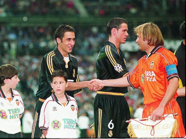 inakibustos's tweet photo. 24 de Mayo del 2000 cuando fuimos Campeones de Europa por Octava vez.
#HalaMadrid https://t.co/6u4IDnoIsZ