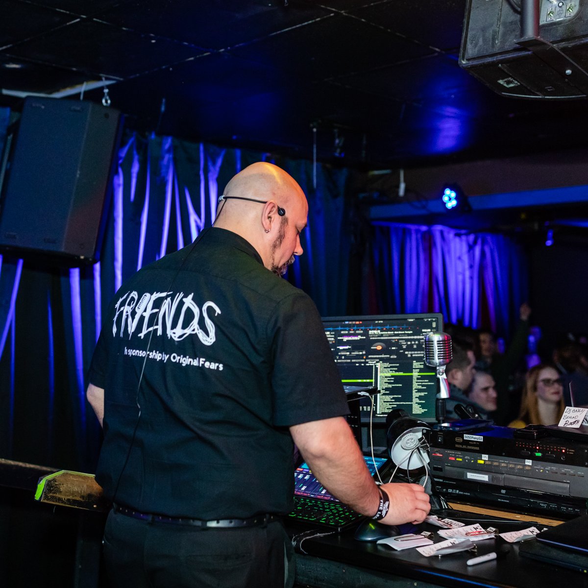 FriendsKaraokeP's tweet photo. With our DJs in the booth, the beats are always bumping and the bass is always smooth. See you on the dance floor, Springfield! 🕺 https://t.co/GScFjlDaiq