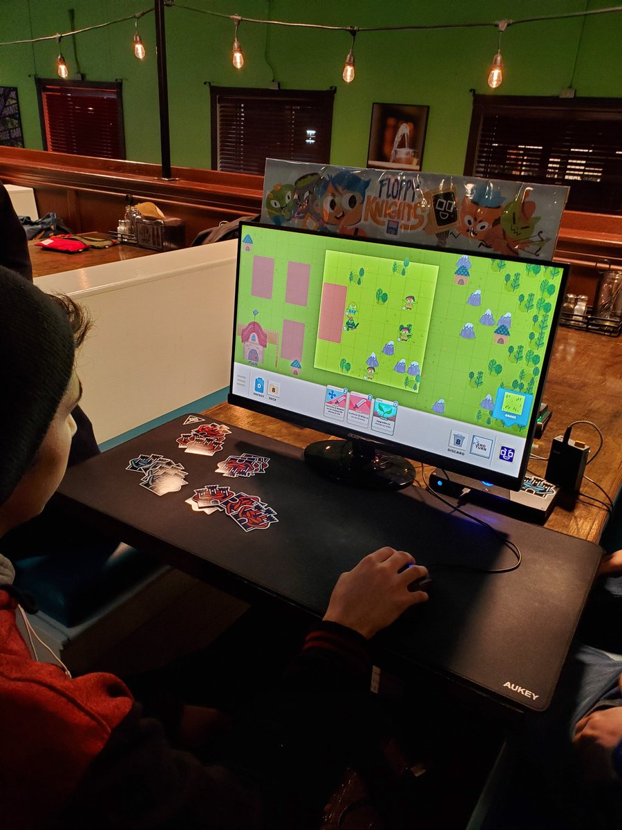 PIGSquad's tweet photo. Congratulations to the Rose City Games team on the Floppy Knights launch! So cool to see something launch after seeing the original paper prototype at PIGSquad events!
First reply gets a Steam Key! Might do some more giveaways in https://t.co/2Afj1UyftC later... https://t.co/VsU1HbG04i
