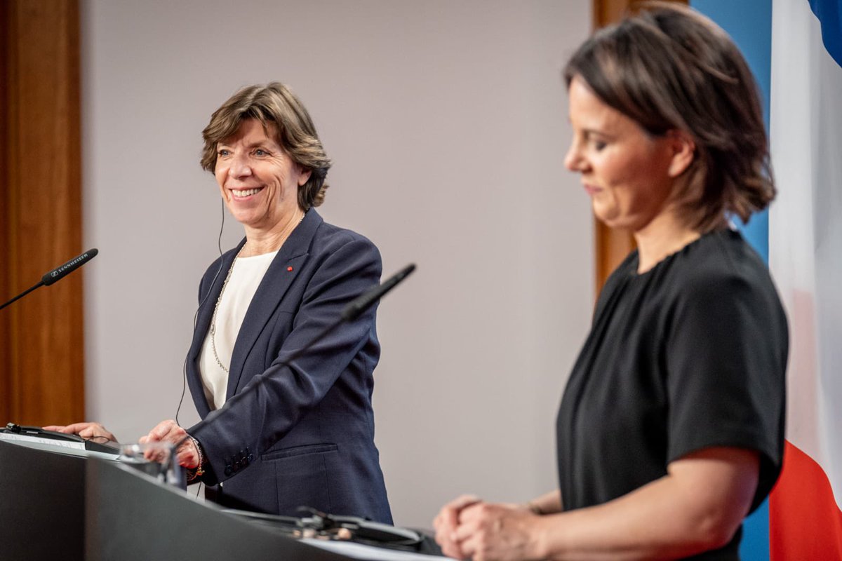 AClaireLegendre's tweet photo. Deux femmes à la tête des diplomaties françaises et allemandes, un tandem inédit #DiplomatieFéministe https://t.co/rUOpPTwjCj