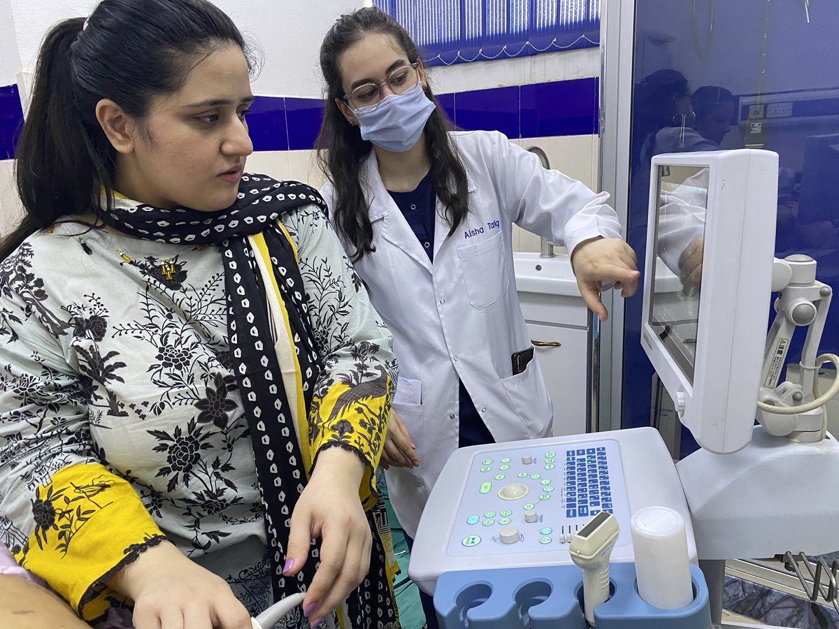 My 3 mo house job in diagnostic radiology is coming in handy during my general surgery rotation! 🙌🏼 Practicing USG KUB and FAST with my colleagues to pick up intra-abd pathologies like intra-abd collections, GB &amp; CBD stones.