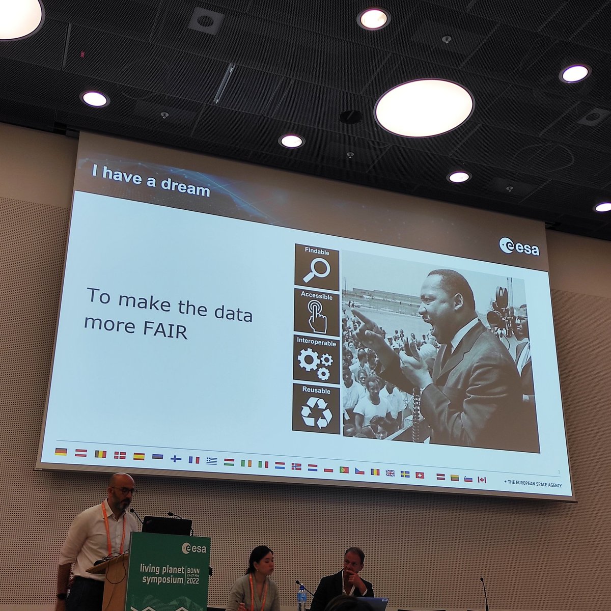 PlatformAdam's tweet photo. I close my busy second day at @ESA_EO #LPS22 with this inspiring image captured at the presentation of the #PDGS #Datacube by @SimoneMantovan3. 
See you tomorrow folks, at Booth 12, New York Hall. 
I have a dream... #askAdam #EarthObservation https://t.co/cOm0cAV5dt