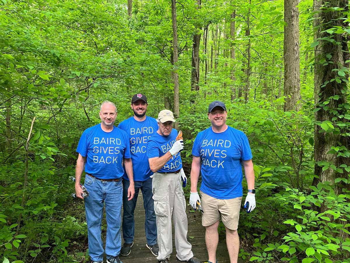 wesselmanwoods's tweet photo. Last week, before the rain, we welcomed a group of volunteers from @rwbaird ⭐️ They helped Zach & Deonte trim trees along the trails. We appreciate the help, guys! If you'd like to get your company involved with projects at WW, reach out today ❤️ #giveback #bairdgivesback https://t.co/gNRmIfoq1H
