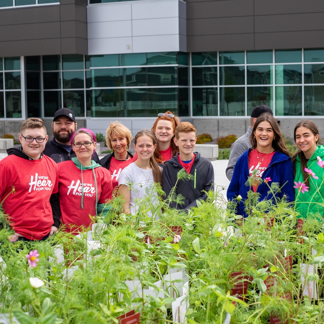 kengarff's tweet photo. Our Ken Garff Corporate employees teamed up with @ServeRefugees to host a Mother's Day drive-through for refugee women for our latest #WH4Y project! https://t.co/RYiurqRQB0