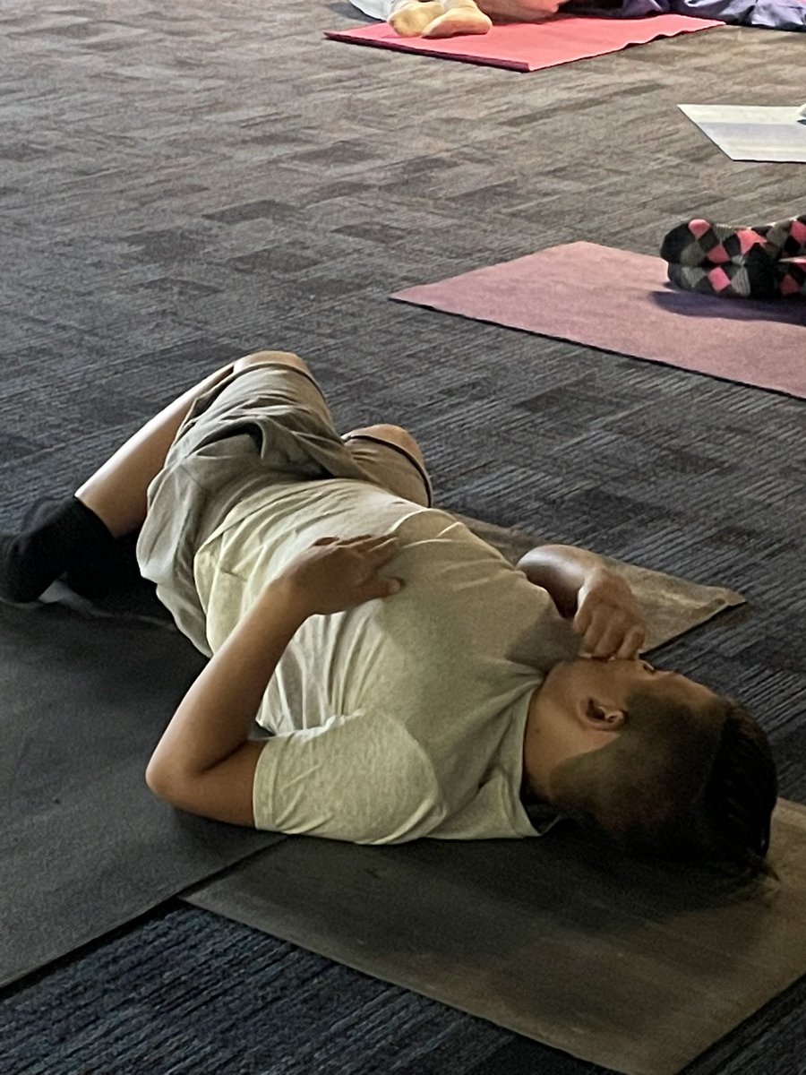 ethan_b_AMS's tweet photo. Today in @ginalustig Mind Body and Spirit class we saw students doing yoga. #BAMSCE #TrentonTuesday #Yes2TPS #bamsknights @Joey_C_AMS https://t.co/cwOcRwpnEf