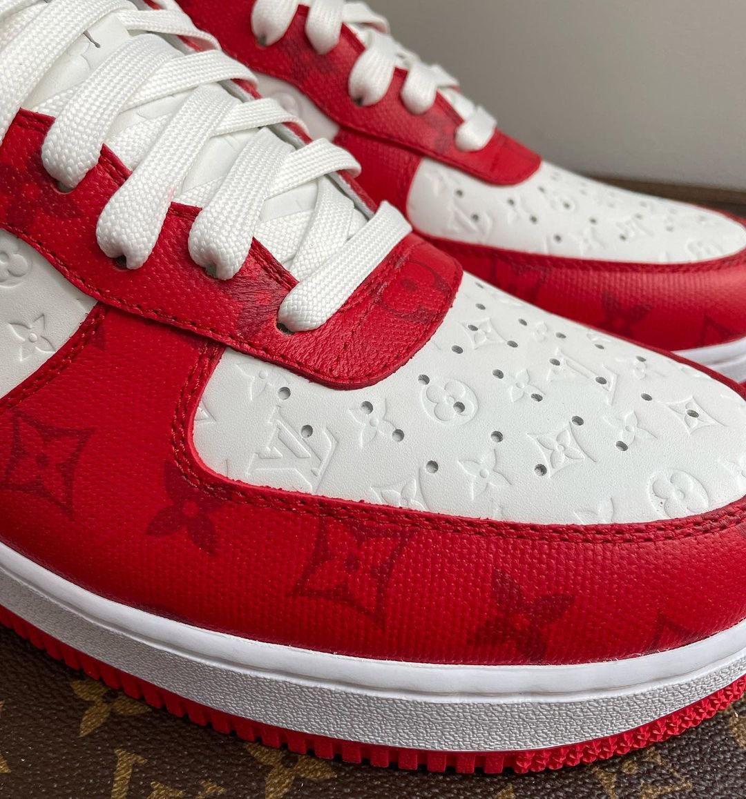 Ovrnundr's tweet image. Louis Vuitton x Nike Air Force 1 by Virgil Abloh “Red/White”

Photo: benoitlouisvuitton