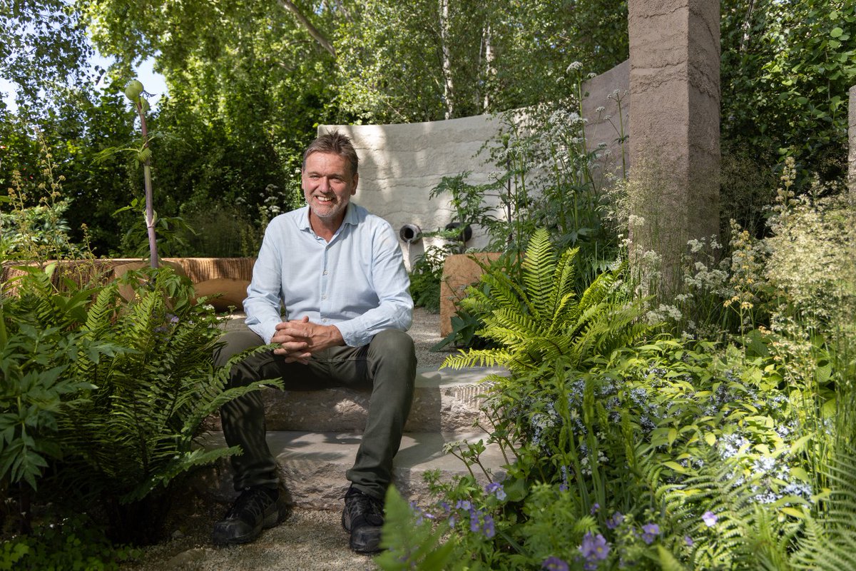 MindCharity's tweet photo. We're so excited that The Mind Garden at @The_RHS #ChelseaFlowerShow won Gold in the Show Garden category 🥇🥳 Created by @AndySturgeon, The garden is designed to encourage conversation around #MentalHealth. Will you be at Chelsea this week? Pop by and say hello 👋 https://t.co/AOR972Od2u