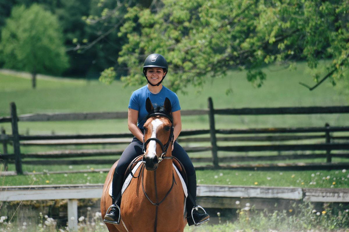 Rising temps? 🔥 Raise your standards for schooling tees. 

Morgan wears the magically wicking and instantly cooling Sapphire Jump School Bamboo Tee. 

shophuntclub.com/collections/ba…