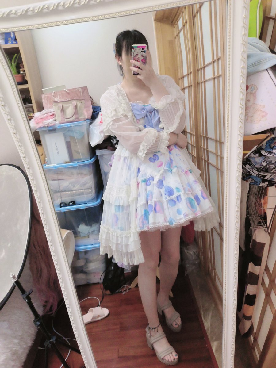 hanabi_1990's tweet photo. 下播了，来看的家人们是不是有点失望 https://t.co/9ELLkroadF