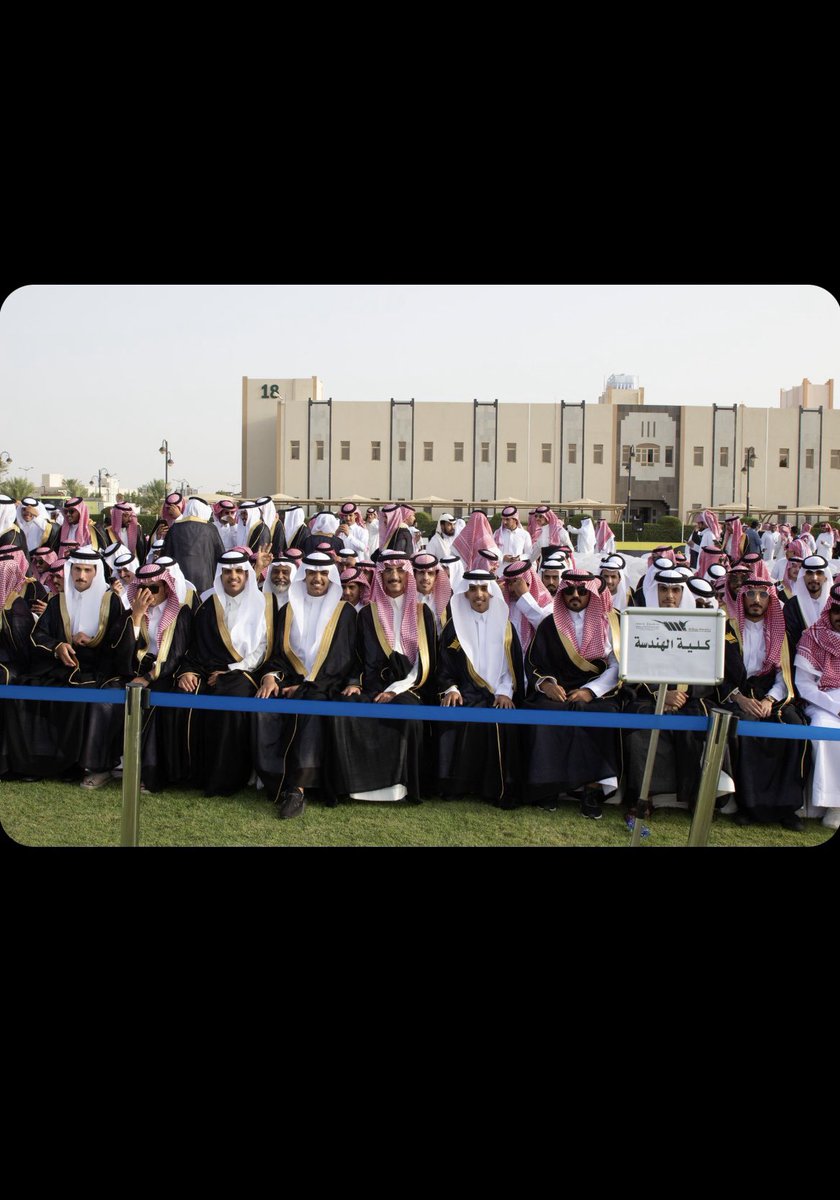 Bin_Jarallh's tweet photo. بحمدٍ يليقُ بجلالِ الله وعظيم سُلطانه..
تم تخرّجي من جامعة بيشة - تخصص هندسة مدنية بتقدير ممتاز مع مرتبة الشرف الأولى..
عظيمةٌ هي فرحة التخرّج على "وُجوهِ الأصدقاء" الذين تشاطرنا معهم أسوأ الظروف وأجملُها..
صفحةٌ تُطوى .. وصفحةٌ تُبسط.🙏🏻 https://t.co/8M7uVMSBS9