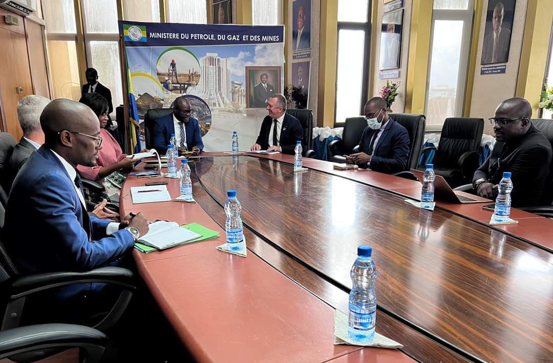 ElvisOssindji's tweet photo. Les échanges ont essentiellement porté sur le développement conjoint des projets miniers et projets forestiers. 2/2.

#Mines #environnement #Gaboon https://t.co/1liJnT6YqV