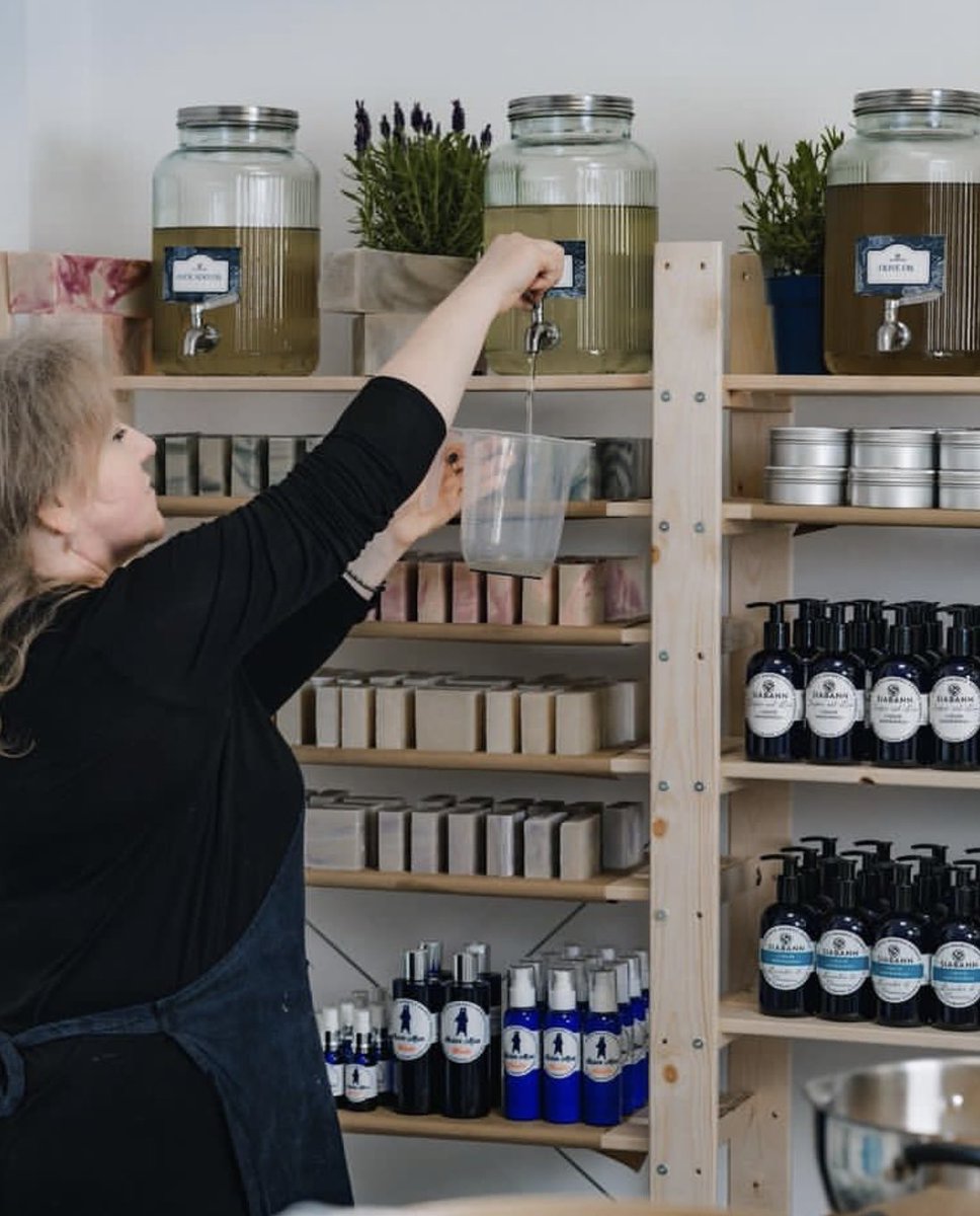 WeePeek No.2: ‘Dream’ Pulse Point Oil by luxury Scottish skincare maker <a href="/Siabann/">Siabann</a> 💜 “Dream ... of the land of our heritage”
 
An evocative blend of essential oils swirled in Thistle Oil. It takes your mind and senses to #Scotland #Scotlandiscalling 

 🎁 weebox.co.uk/subscribe/