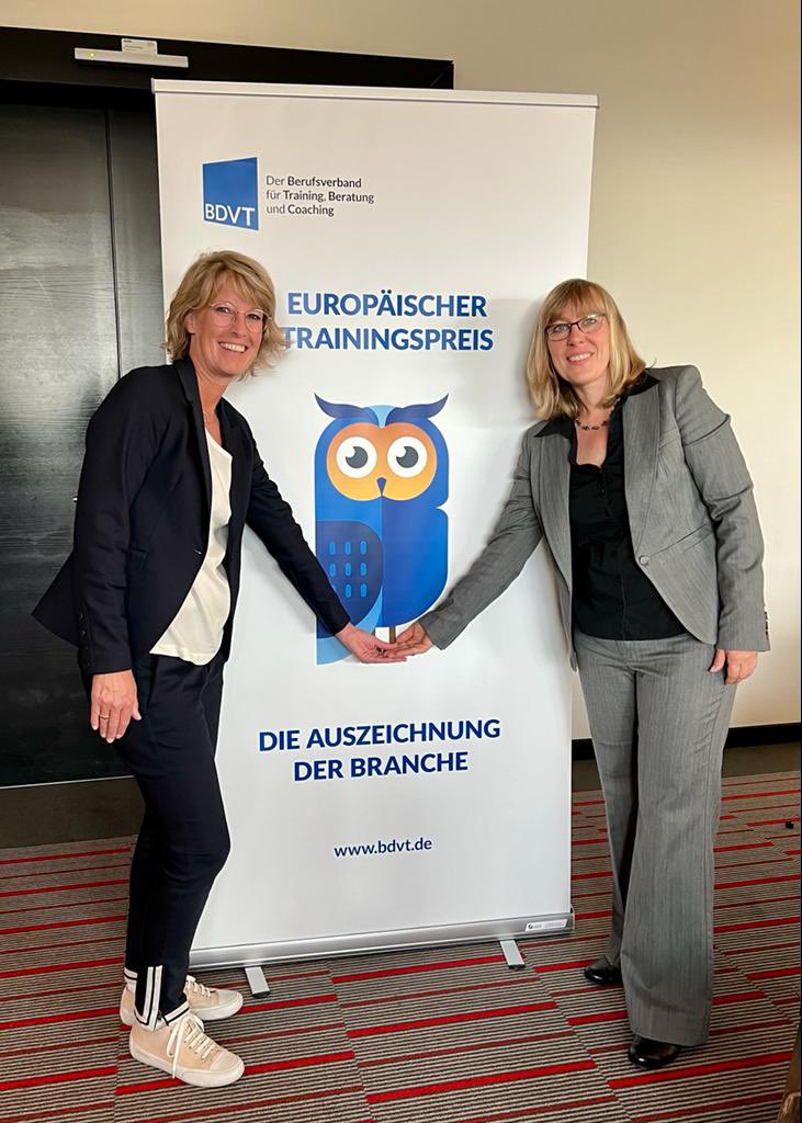 Heute Pitch in der Kategorie „Pure Online“. Morgen Abend bei der Gala erfahren wir ob wir Bronze, Silber oder Gold bekommen. Welche Eule findet wohl ihren Platz bei uns?
#bdvt #etp #liveonline #loa #liveonlineacademy