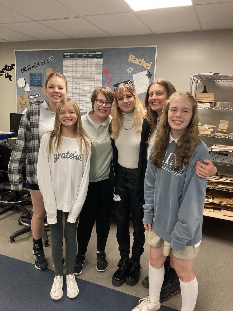 had a lot of fun visiting soi and being able to help students in the fab lab :) so excited to see the incoming class @mrslegerski <a href="/Southechguy/">Bill Behrend</a> @WES_PrincipalBP @WE_SOI_8