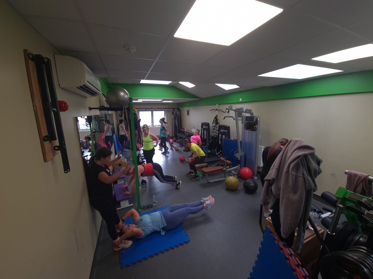GrosvenorCommu2's tweet photo. CHANGE Crew working hard, keeping positive & reaching new goals #CITHealth @Wbpb https://t.co/JuYsQSsQQ2