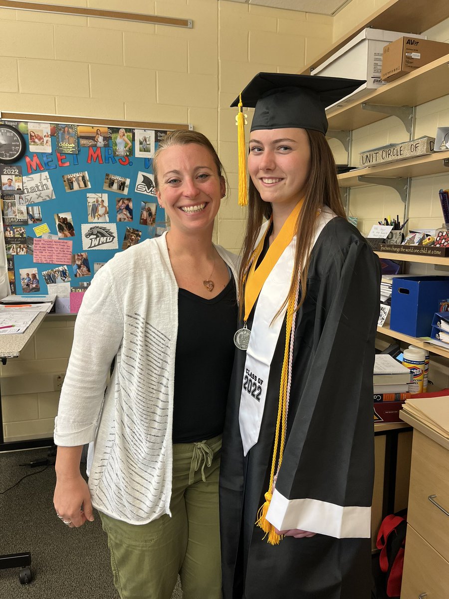 _nataliewilcox's tweet photo. West Ottawa really does have the best teachers. Thank you all for impacting my life, wouldn’t be the person I am today without you guys. https://t.co/cIQSfk9BJz